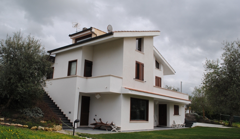 Sassari San Francesco villa riservatissima, costruzione di pregio con rifiniture di qualit....